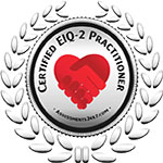 Badge officiel de certification EIQ-2 Practitioner avec le symbole de deux mains serrées, utilisé par Leaderseed pour évaluer et développer l’intelligence émotionnelle.